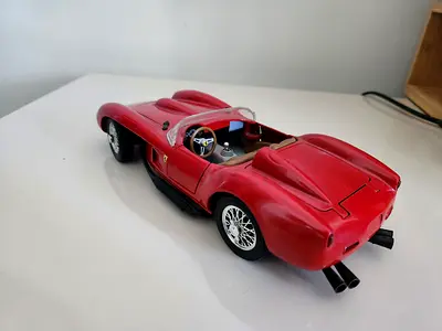 Ferrari 250 testa Rossa 1:18 Hotwheels