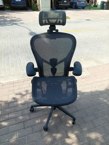 New Herman Miller Remastered Version Aeron Chair with Headrest Size C Full Option Graphite