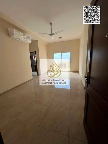 شقة غرفتين وصالة للإيجار – موقع مميز قريب من الخدمات وطلعة شارع محمد بن زايد – الجرف 3، عجمان