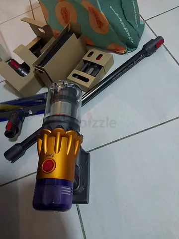Dyson vacuum v12