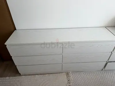 Matching 2 Nightstands and 2 chest drawers