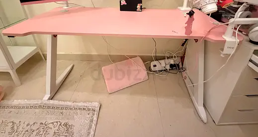 Pink Desk — urgent sell