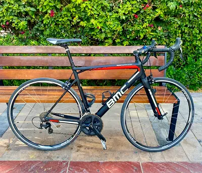 BMC Carbon Frame, TeamMachine SLR03 . Size 54cm. Shimano 105 Groupset.