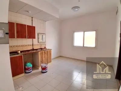 WOW \\ LOOK LIKE A SPACIOUS GORGEOUS APARTMENT \\ AT THE PRIME LOCATION \\ FAMILY BUILDING \\ NEAT
