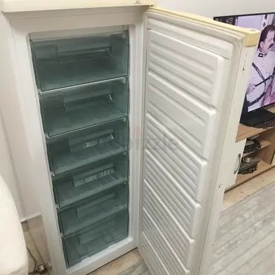 FIRST 1 Freezer