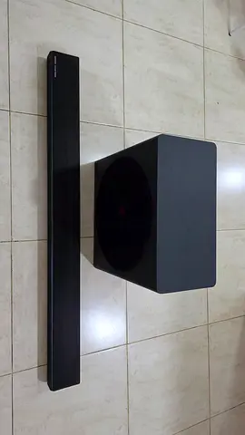 Samsung 5.1.2 Dolby Atmos Soundbar model HW-Q70R with SWA-8500s rear speaker