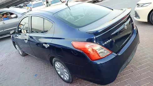 2019 Nissan VERSA 照片 10