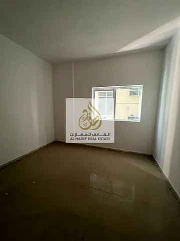 شقة غرفة وصالة للإيجار في التعاون بالشارقة بموقع استراتيجي مميز على مخرج دبي مباشرة مع تسهيلات في الدفع حتى 5 دفعات وبدون تأمين وسعر اقتصادي مناسب للأ