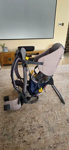 Deuter Kid Comfort Lite carrier. Excellent condition, clean, fully functional, no tears or damage.
