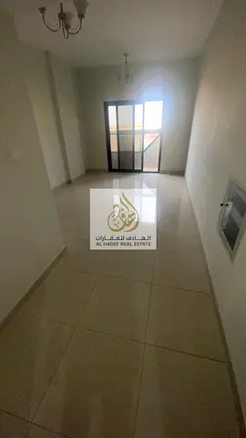 غرفتين وصالة للإيجار في الجرف 3 | بلكونة | 2 حمام | قريب محمد بن زايد | 39,000 درهم