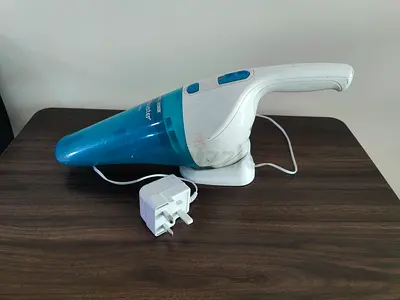 BlackDecker Handheld Cordless Vacuum Cleaner - Small Home Unit. Car vacuum