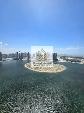 🌊 إطلالة بحرية مباشرة | 3 غرف + خادمة | باركن وجيم ومسبح مجاناً