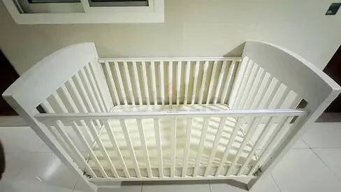 Baby crib - Adjustable