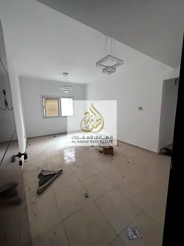 غرفة وصالة للإيجار في الجرف 2 📍 بجوار مدرسة الأقصى وقريب من مركز دلتا ✨ سعر مناسب مع تسهيلات في الدفع