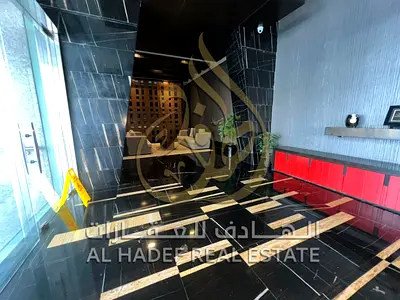 للإيجار | شقة غرفتين وصالة بالمجاز 3 – الشارقة | إطلالة كاملة على البحر | 3 حمامات + 2 غرفة ماستر + بلكونة | مساحات كبيرة | تكييف + جيم + مسبح + باركن