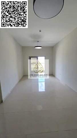 A separate room and living room, very large area, 2 bathrooms, with a balcony and built-in wardrobes.