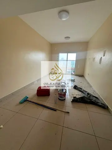 🏡 Annual rental in Al Naeemia 1 – Prime location near Gulfa Bridge 🏡 ✨ Two-bedroom apartment with a large living room inside a distinctive tower