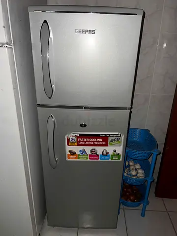 Geepas 180L Fridge (Grey)