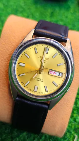 Vintage Seiko 5 Automatic 7s26 Caliber 21-Jewels Japan made Mens watch (Used)
NO BOX NO PAPER
