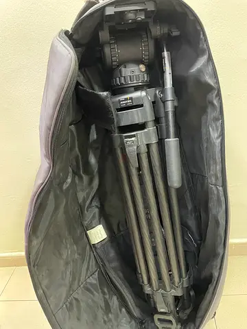 Professional Heavy Tripod  Secced 20/100vp for sale Minimum price Price 4 tripod Available