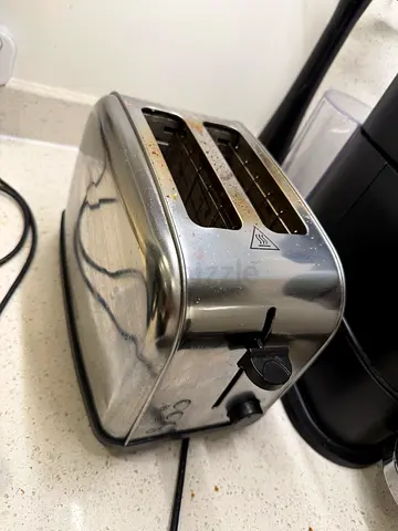 Stainless steel 2-slice toaster - used