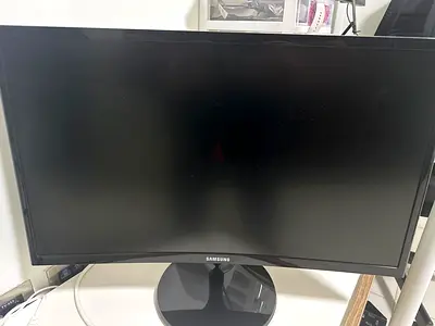 Samsung 24-inch Curved Monitor - Good Working Condition