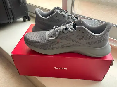 Light Grey Reebok Men’s Running Shoes - UK:6.5 , box pack