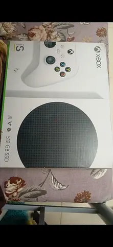 Xbox series s 2 controller and box