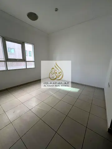 شقة غرفة وصالة للإيجار في الشارقة المجاز 1 موقع مميز قريب من محطة الباص مع نظام دفع مرن وقريبه من جميع الخدمات