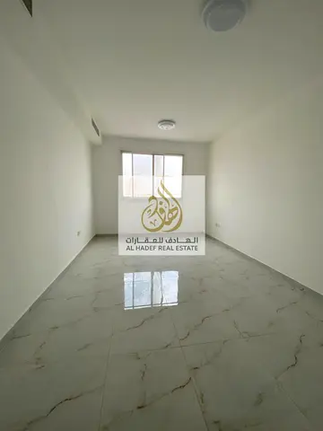شقة غرفة وصالة للإيجار في عجمان الجرف 3 مقابل مدرسة وودليم بارك وخلف السوق الصيني بمساحة ممتازة مع بلكونة و2 حمام وقريبة من جميع الخدمات 🏡🔥