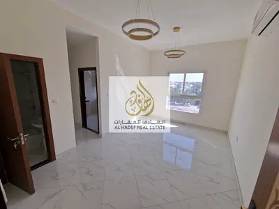 غرفتين وصاله مع اتنين حمام اول ساكن مساحات كبيره وتشطيبات ممتازه جدا وباقل الاسعار في عجمان