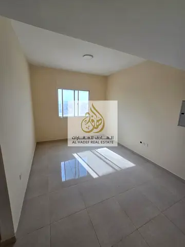 غرفه وصاله تانى ساكن مع اتنين حمام غرفه نوم ماستر اطلاله مفتوحه ومساحات كبيره وموقع متميز جدا وتكييف مركزي