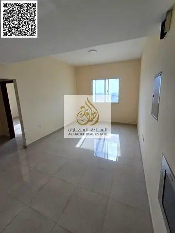 شقة غرفة وصالة 2 حمام مع بلكونة وباركنج داخل البناية وغاز مركزي موقع مميزجدا بالروضة 1 خلف شرطة الحميدية