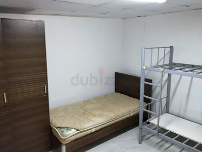 Executive bachelor room available Furnished - direct owner
