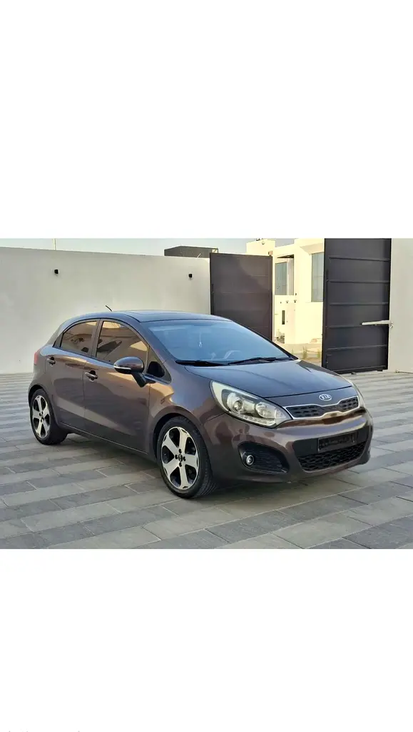 Kia Rio 2015 — photo 1 of 6