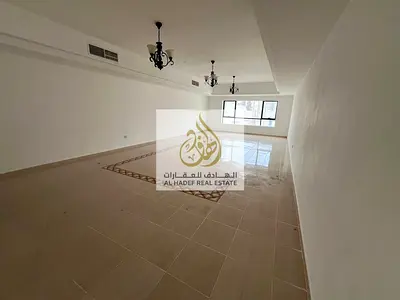 للإيجار السنوي في إمارة الشارقة منطقة التعاون شقة سكنية مكونة من ثلاث غرف وصالة بموقع مميز جداً وقريب من جميع الخدمات الأساسية والمرافق الحيوية مثل ال
