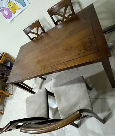 Dining table for sale