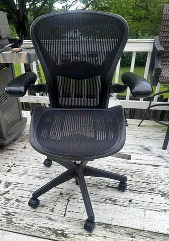 For sale Herman Miller Aeron size B