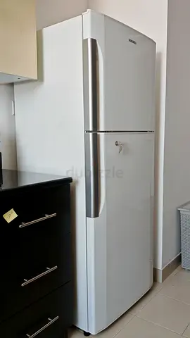 NEW PHOTOS - Hitachi refrigerator with freezer (Clean, Odourless)
