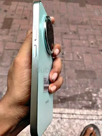 Huawei Smartphone in Light Green