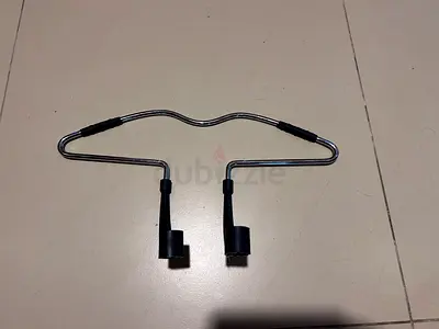 New Car metal suit hanger for car use.AED 15