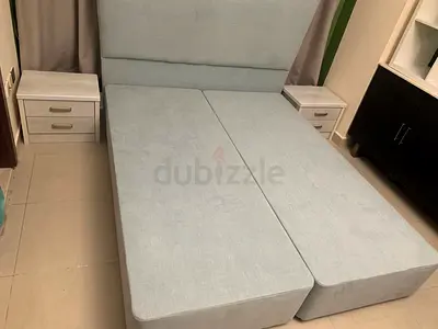 Queen 👑 size bed with drawers