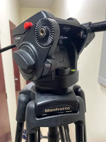 Manfrotto Tripod 501 with base plate and bag for sale Minimum price 1 tripod 500 dhs