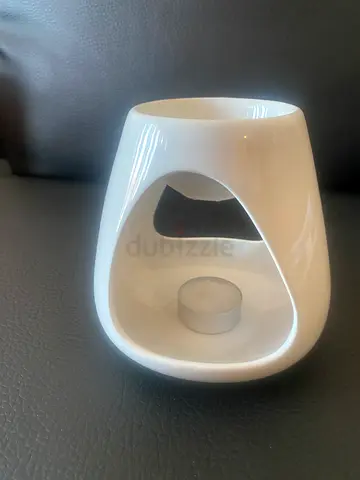 Essential Oil Burner - white