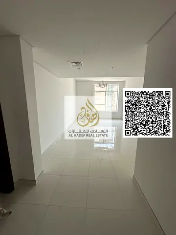 غرفة وصالة بالراشدية 3 شارع الشيخ خليفة بجانب جراند مول وقريب الكورنيش، 2 حمام، مطبخ كبير، تكييف مجاني، مساحات واسعة جدًا، 38 ألف، 4 أو 6 دفعات، تأمين