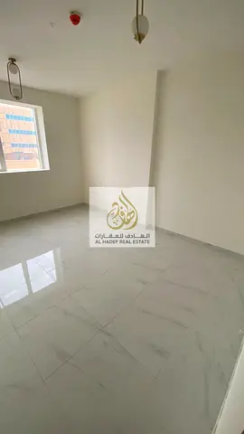 شقة مميزة للإيجار السنوي في منطقة الجرف 3 بعجمان، بموقع ممتاز قريب من السوق الصيني، مما يوفر سهولة الوصول إلى جميع الخدمات والمرافق الحيوية في المنطقة