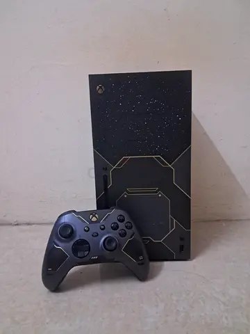 Xbox Series X Limited Edition Console with Controller (Halo Infinite-themed) - Good Condition