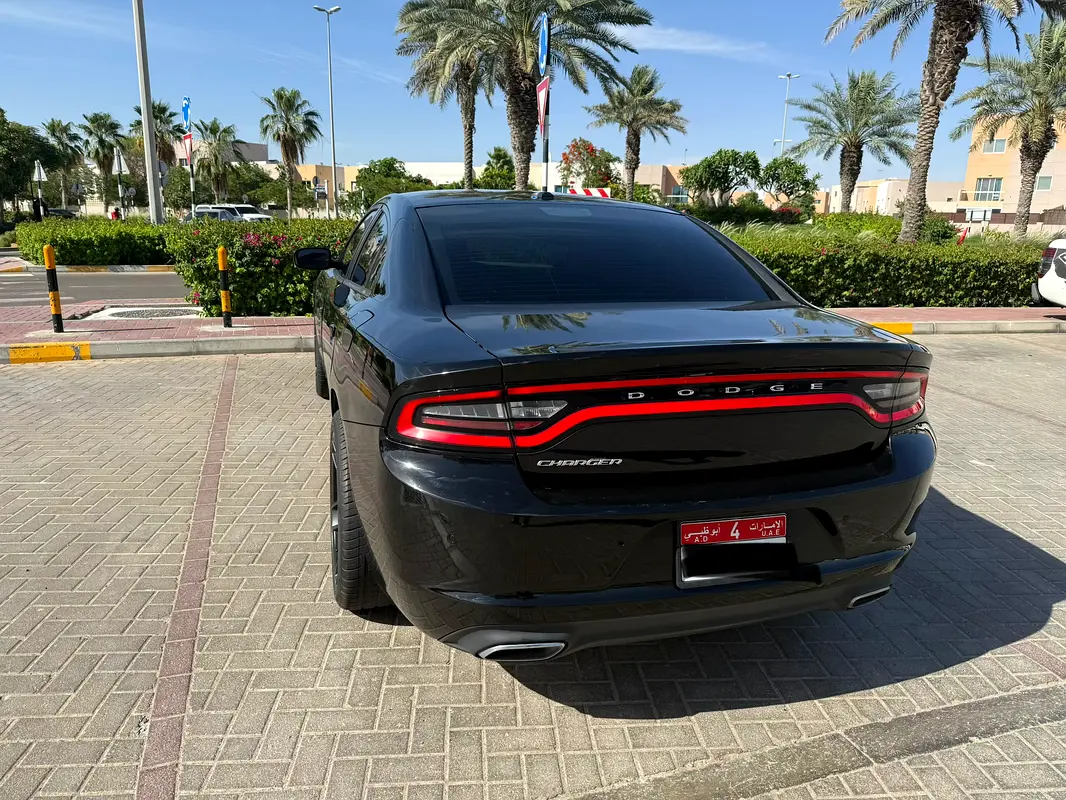 Dodge Charger 2016 — photo 1 of 5
