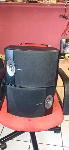 Bose 301 series V Bookshelf Speakers