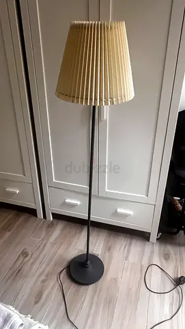 Simple floor lamp with pleated cream shade - good condition ikea